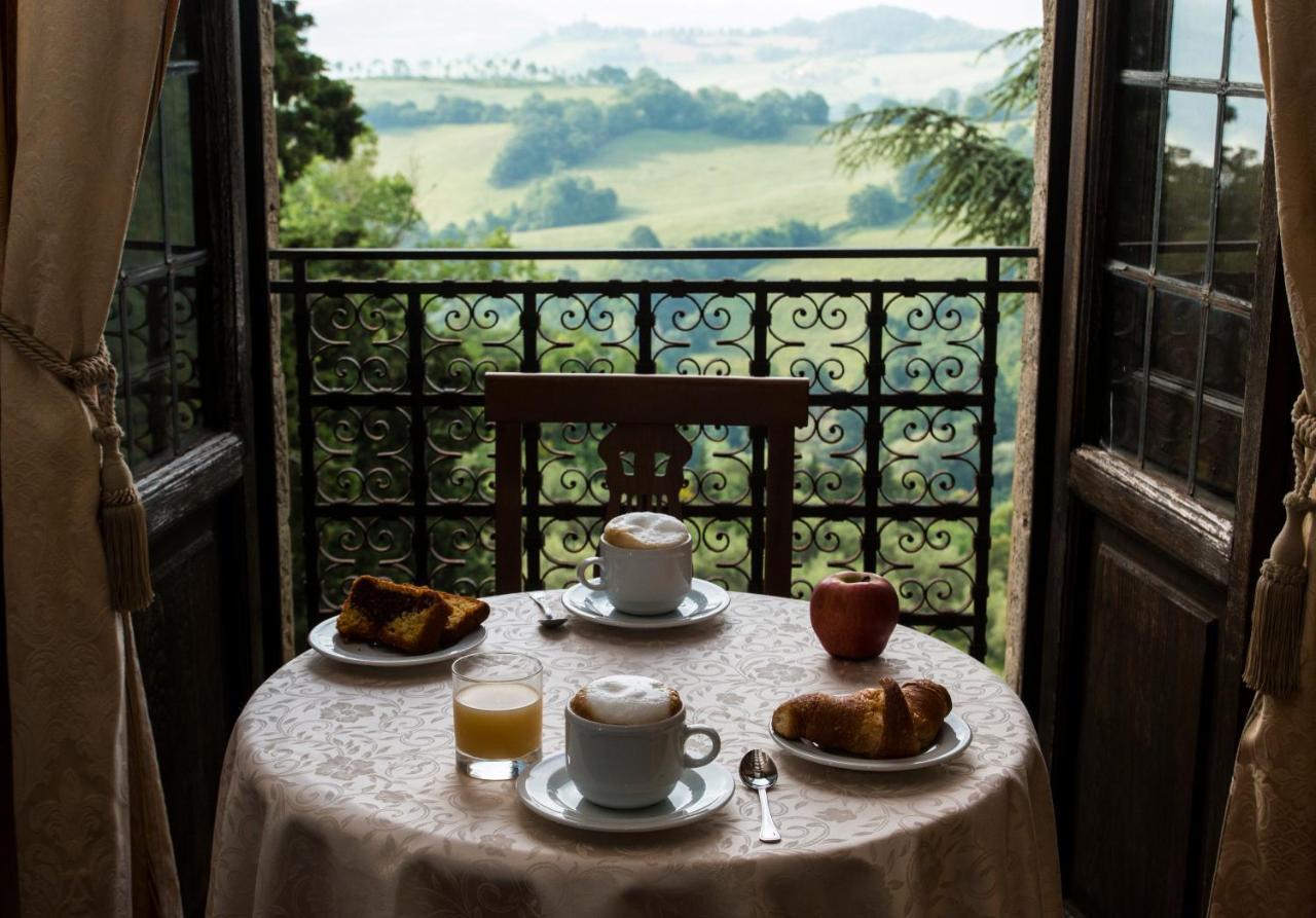 فندق Castello Di Petroia Dimora D'Epoca غوبيو المظهر الخارجي الصورة