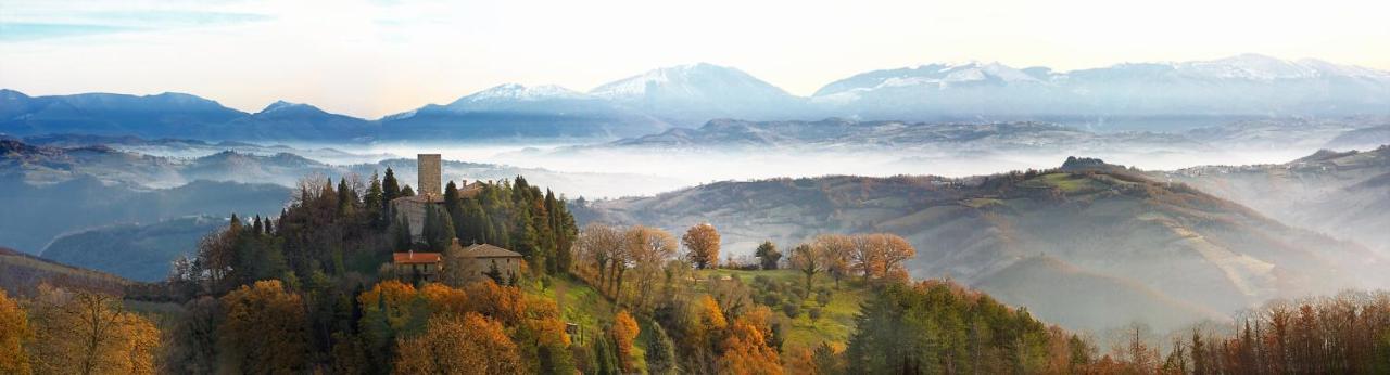 فندق Castello Di Petroia Dimora D'Epoca غوبيو المظهر الخارجي الصورة