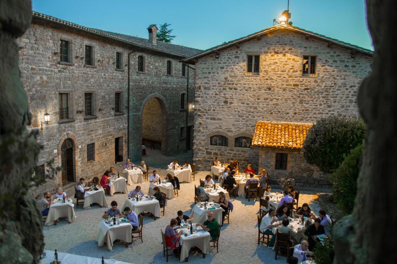 فندق Castello Di Petroia Dimora D'Epoca غوبيو المظهر الخارجي الصورة