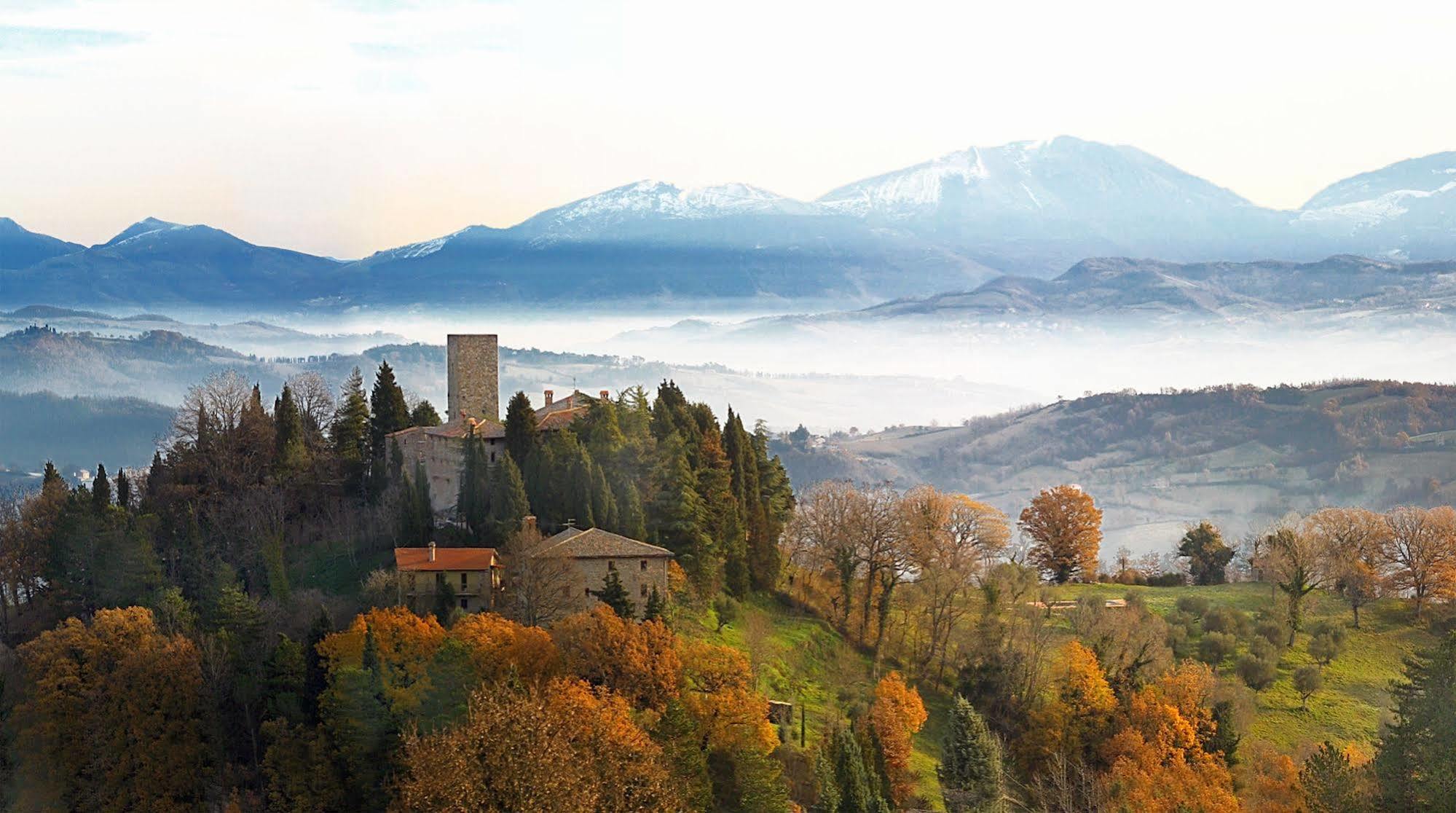 فندق Castello Di Petroia Dimora D'Epoca غوبيو المظهر الخارجي الصورة