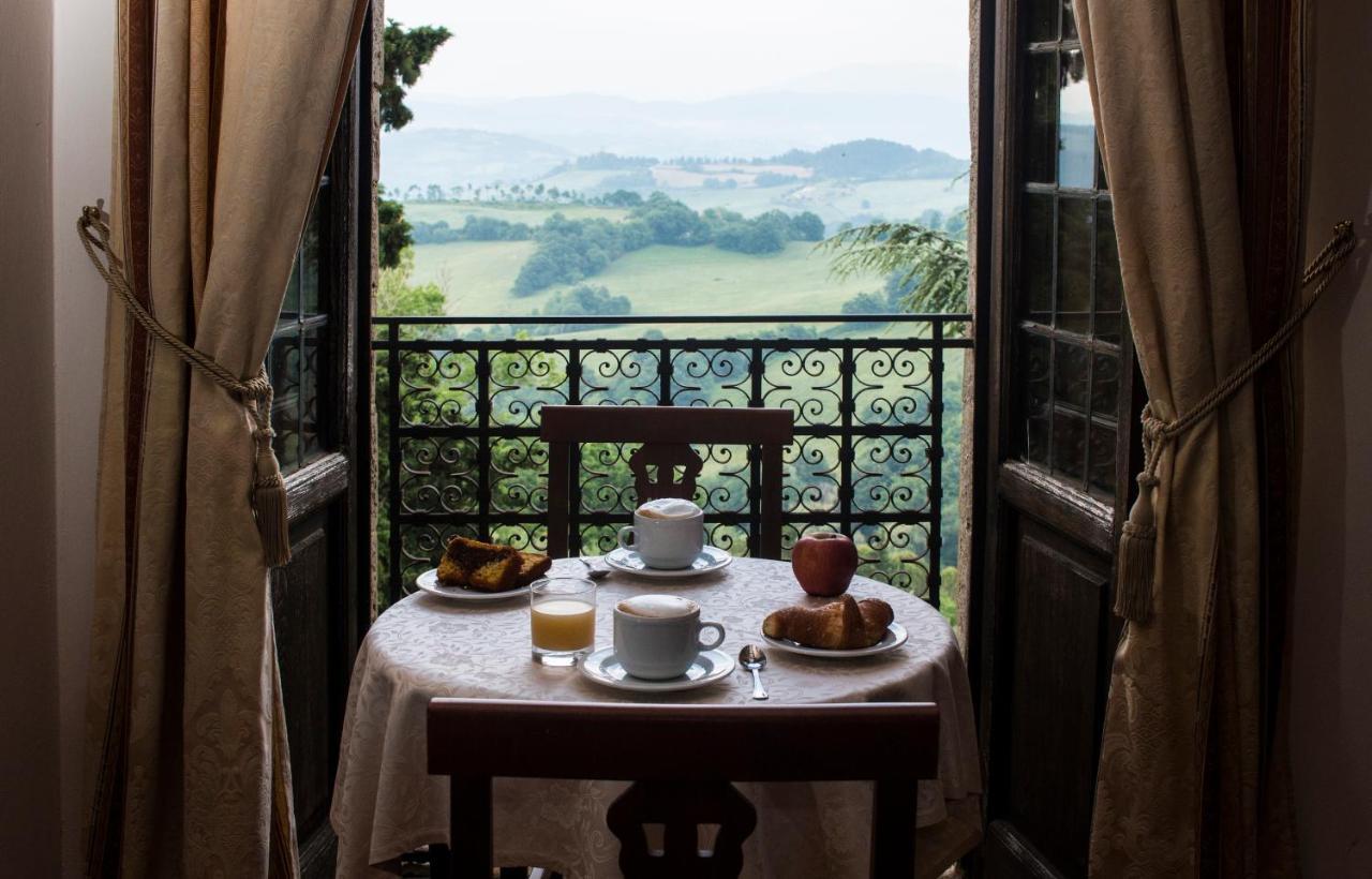 فندق Castello Di Petroia Dimora D'Epoca غوبيو المظهر الخارجي الصورة